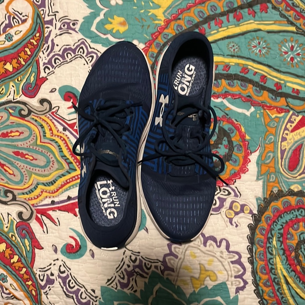 UNDER ARMOR SPEEDFORMS- Gemini 3 size 11